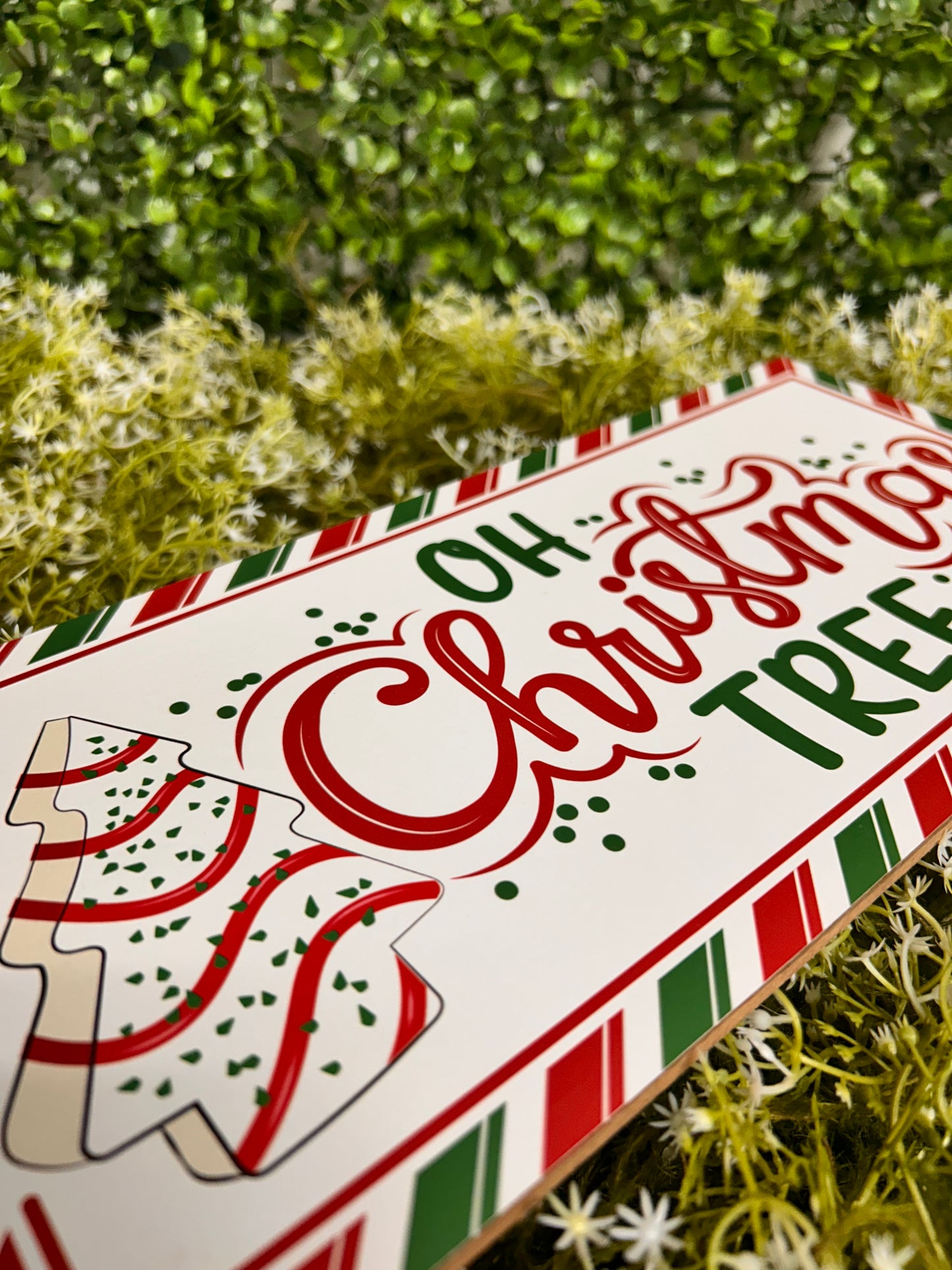 12.5 Inch Red And Emerald Oh Christmas Tree Cake Wood Sign