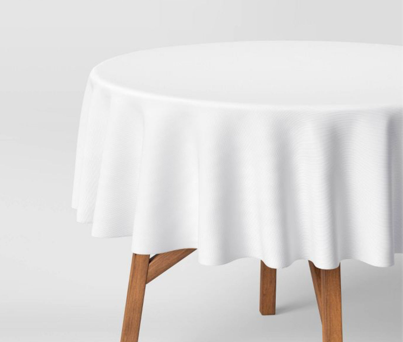 Threshold 70” Round Tablecloth