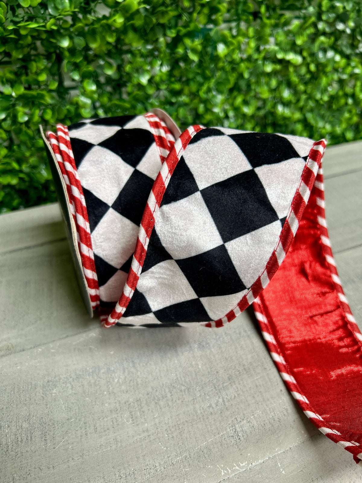 John Mark 2.5 Inch By 10 Yard Black And White Harlequin Velvet With Red Edging Ribbon