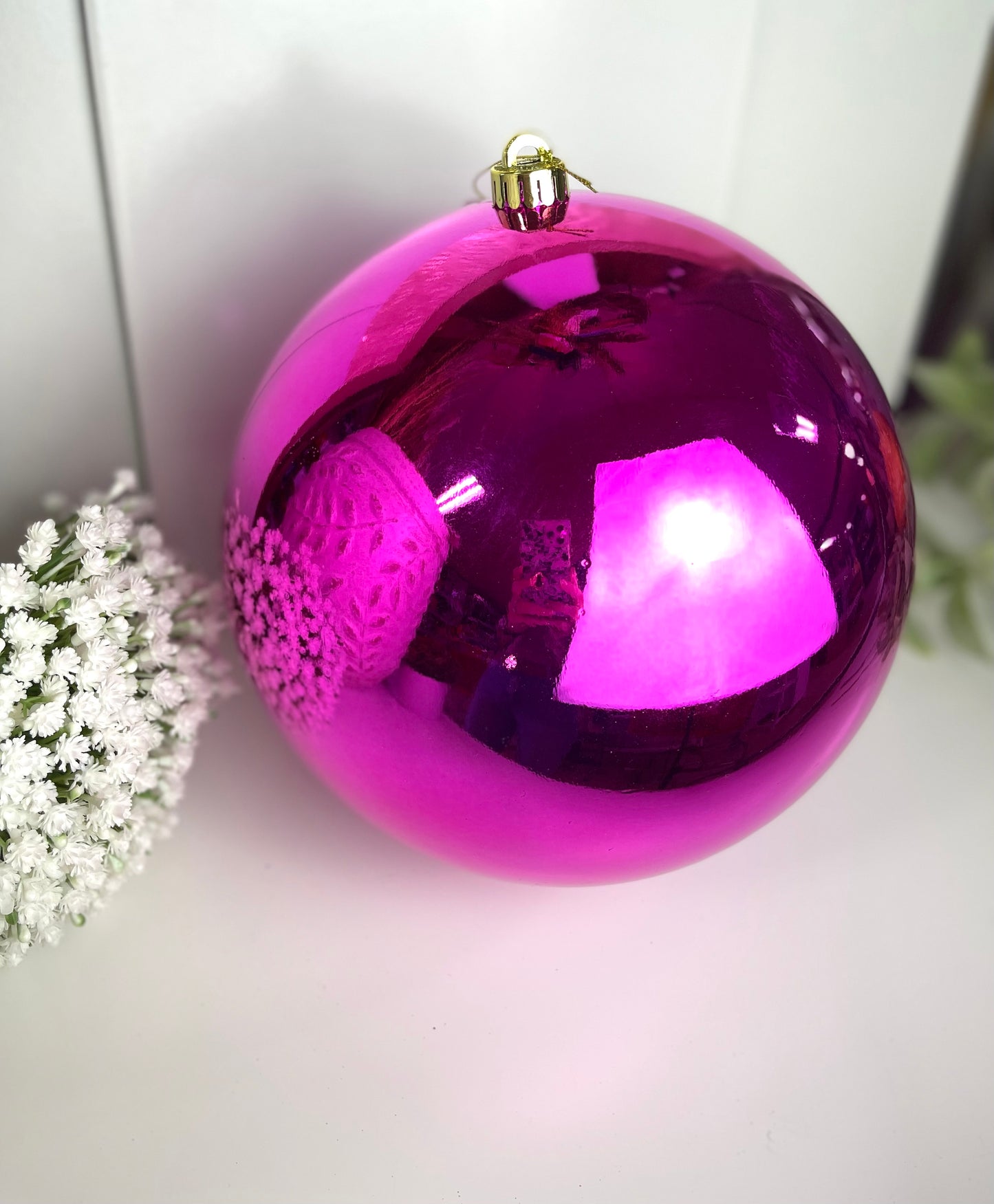 10 Inch Shiny Fuchsia Smooth Ornament Ball