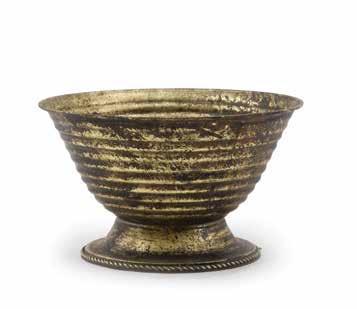 10 Inch Gold And Black Ribbed Metal Urn