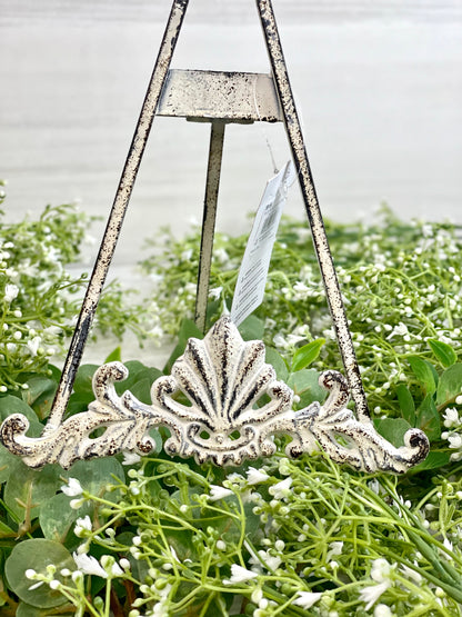 9 Inch White Distressed Metal Easel