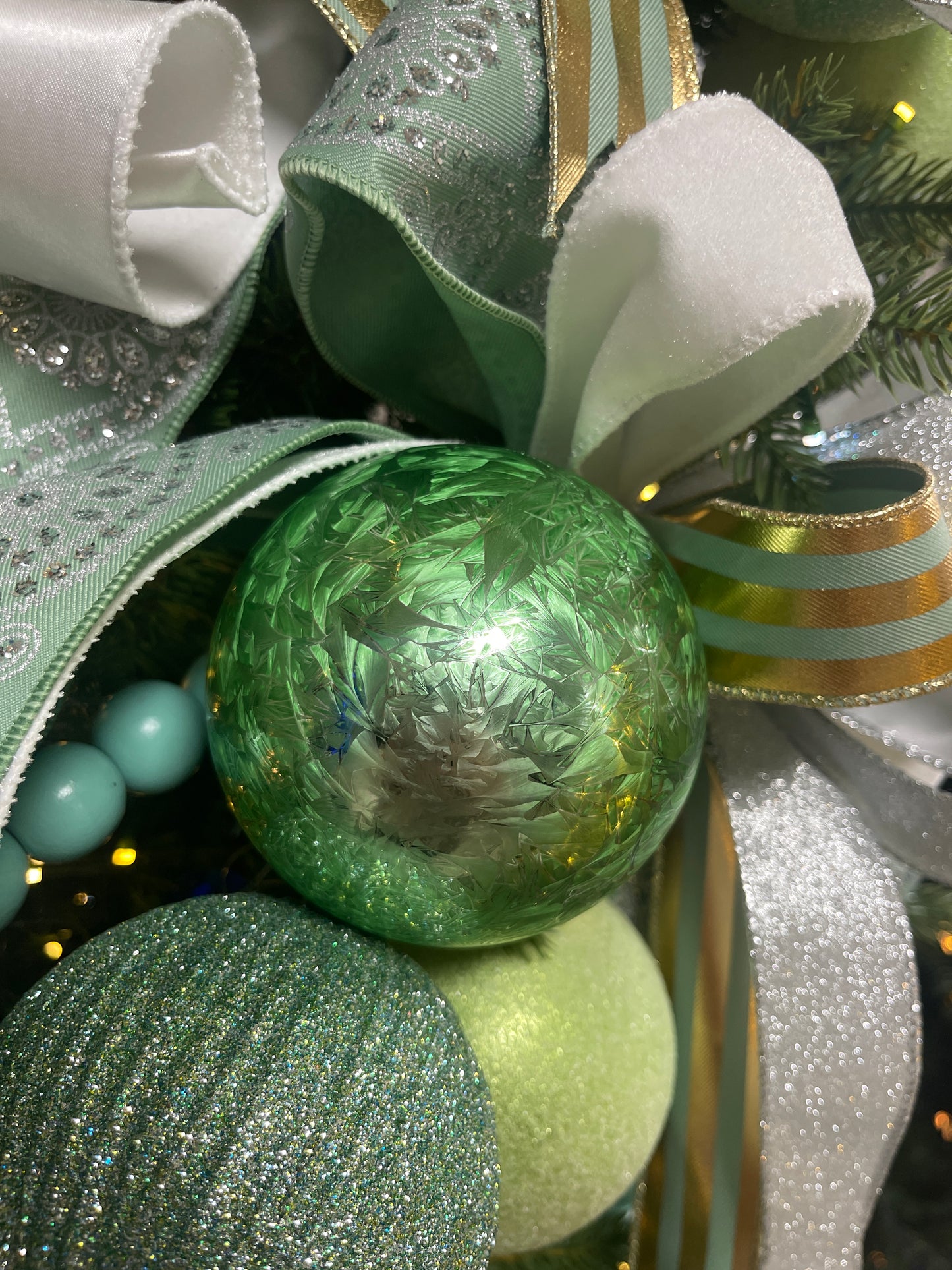 4 Inch Green Feather Smooth Ornament Ball