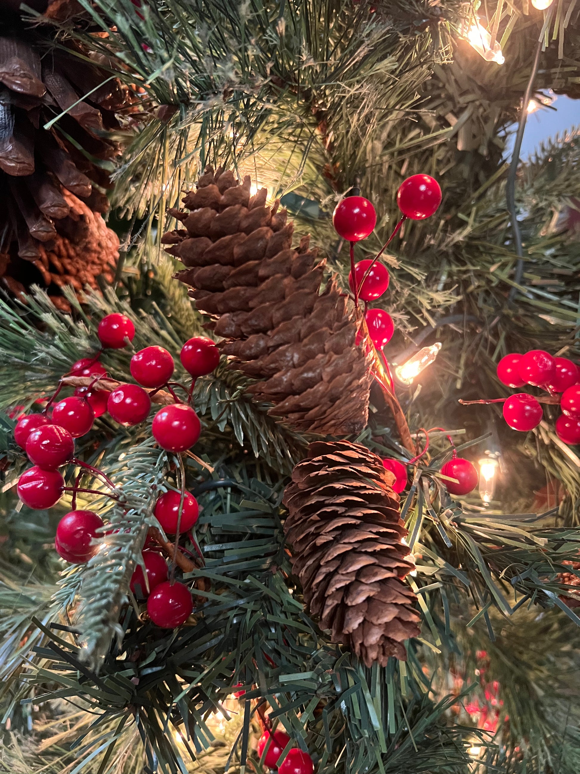 Home accents online holiday christmas tree