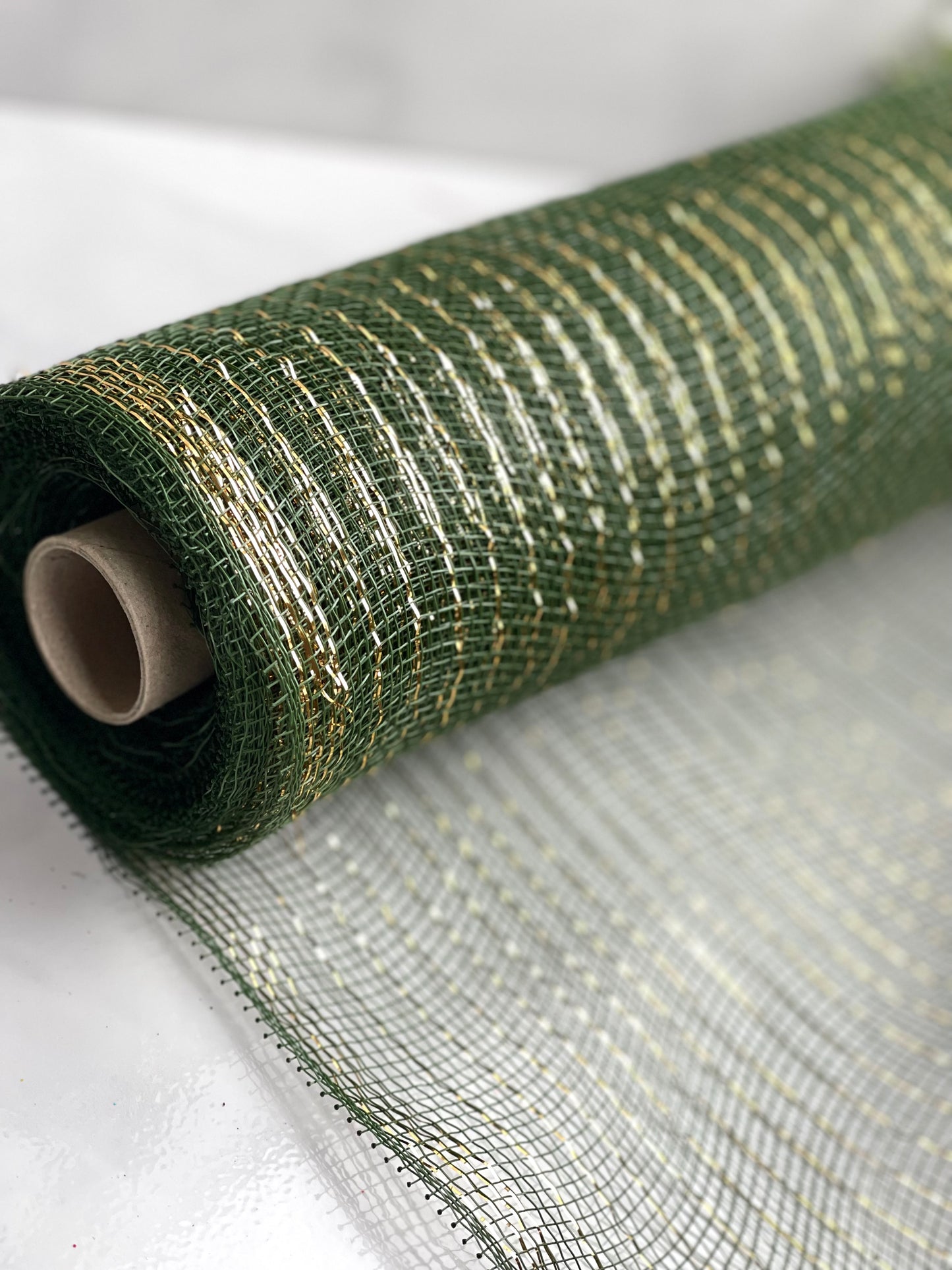 20 Inch by 10 Yards Designer Netting Moss with Gold Glamour