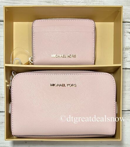 Michael Kors Giftable Box With Card Wallet And Travel Pouch